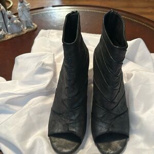 Antelope Booties , Blue black shimmery leather!
They are
 Beautiful bootie’s!